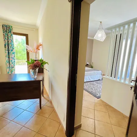 فندق Casa Aieddu تيراسيني